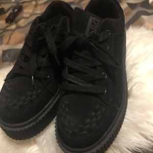 Tul shoes size 8 new